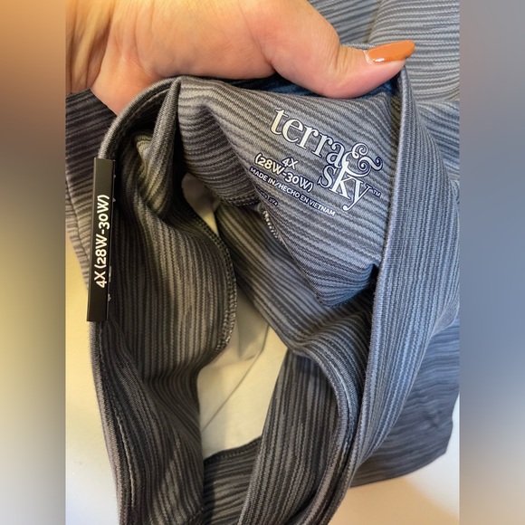 Terra & Sky 4X Women's Space Dye Capri Leggings - Picture 6 of 7